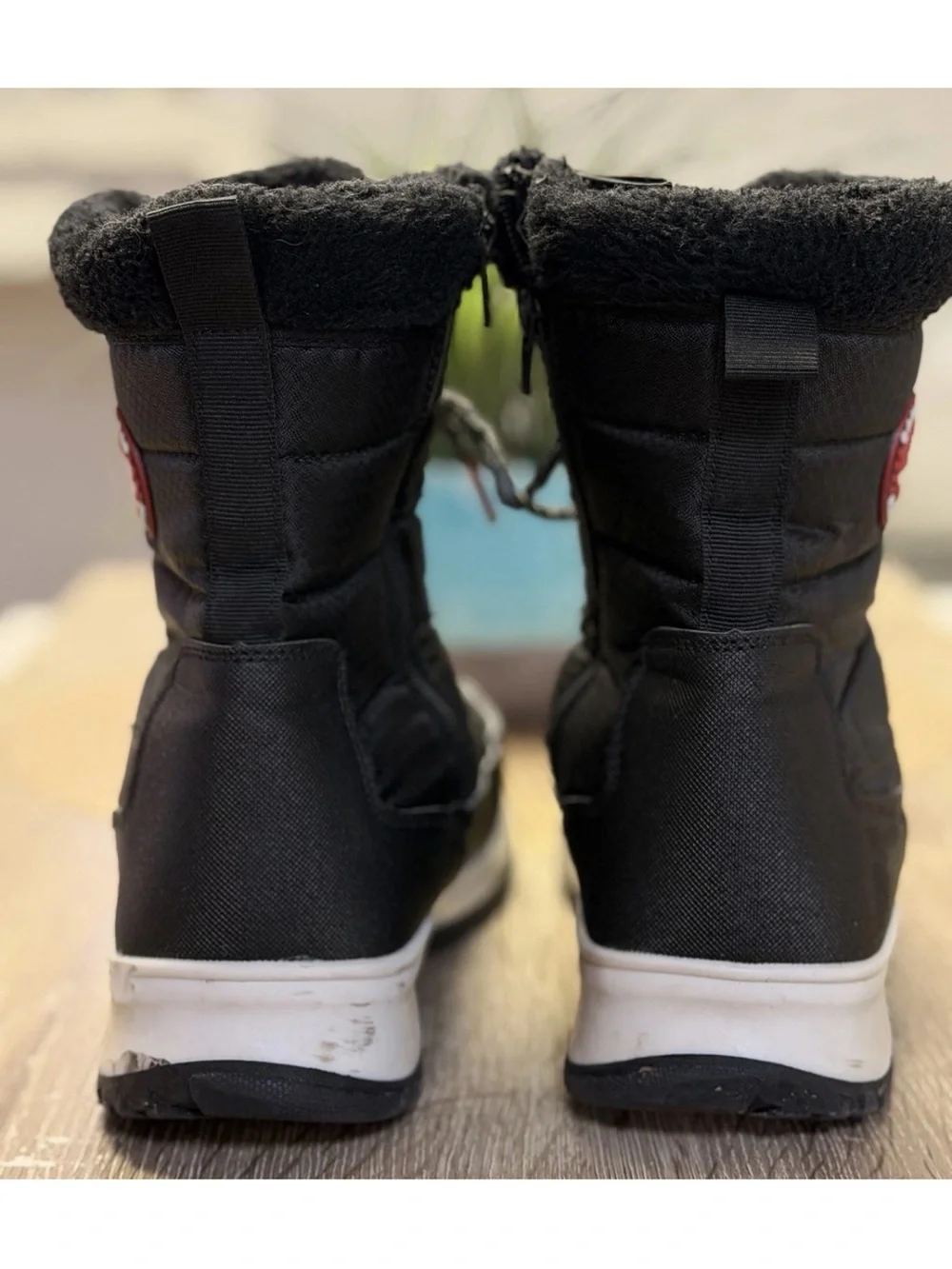 Canada Weather Gear Women's Size 10 Snow Winter Boots  Black Red
